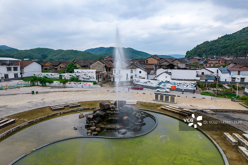世界吉尼斯之最，最高的天然喷泉，湖南耒阳市大河滩天然喷泉航拍图片素材
