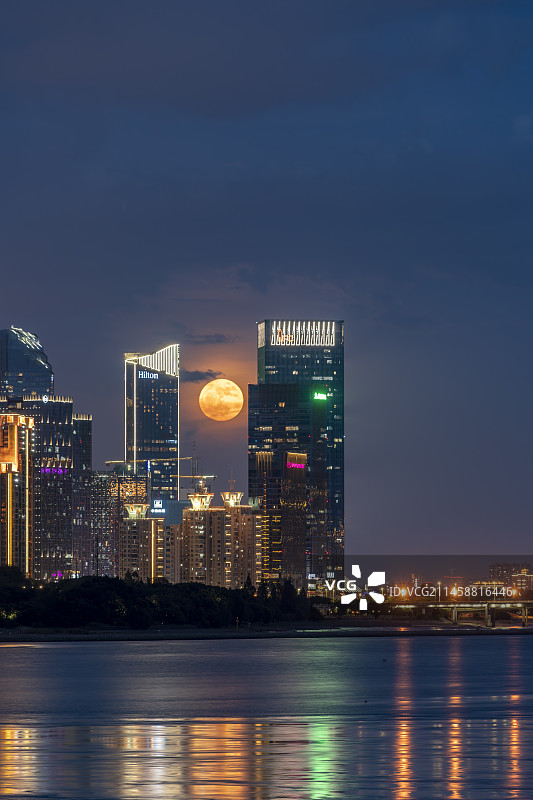 CBD月升图片素材