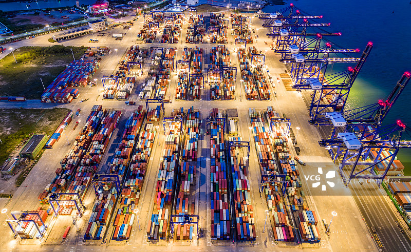 海南儋州市洋浦港航拍集装箱运输物流自贸港夜景图片素材