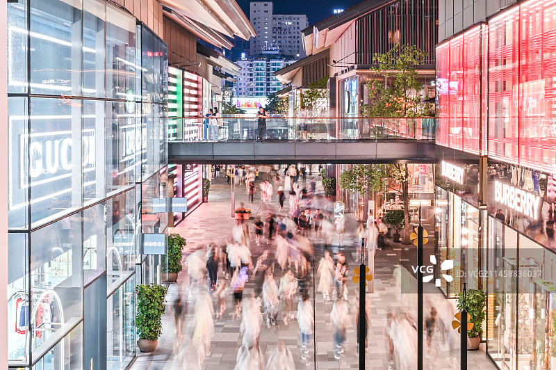 四川成都太古里商业街道人群购物人流延时图片素材