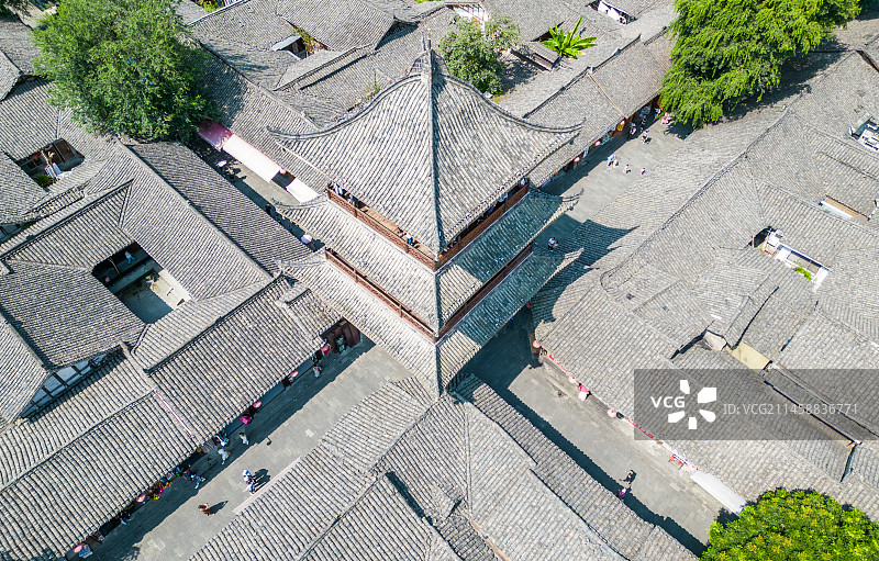 春节发源地中国四大古城之一，四川阆中古城高视角航拍古建筑街道图片素材