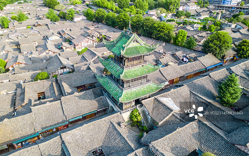 春节发源地中国四大古城之一，四川阆中古城高视角航拍古建筑街道图片素材