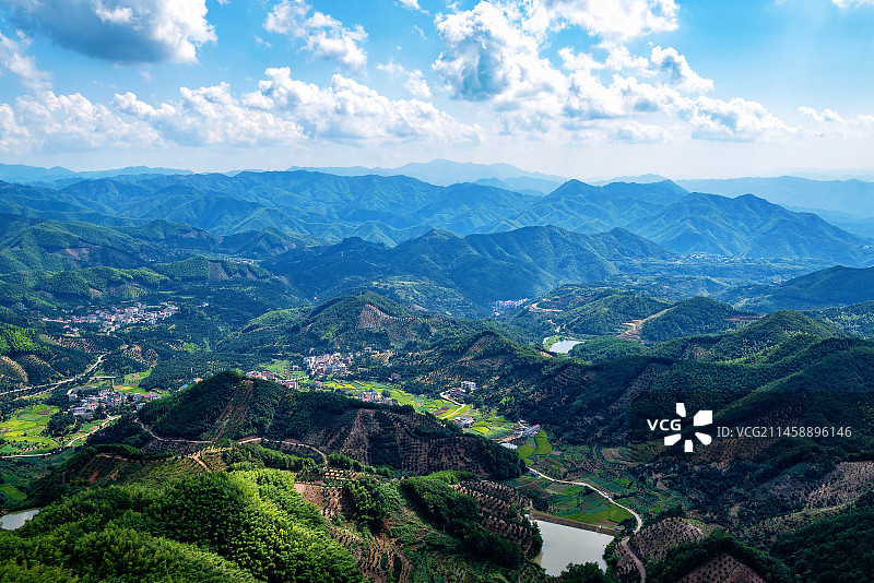 浙江诸暨走马岗俯瞰会稽山脉自然风光图片素材
