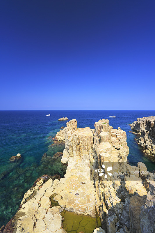 日本福井县坂井市东寻坊与日本海观光船图片素材