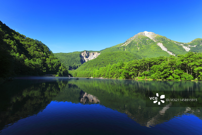 日本长野县上高地大正池烧岳，松本图片素材