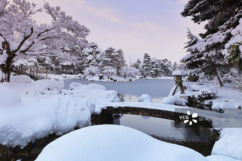 日本金泽兼六园雪景图片素材