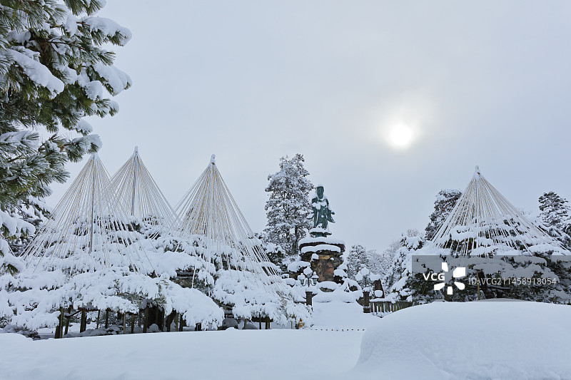 冬季兼六园的明治纪念碑图片素材