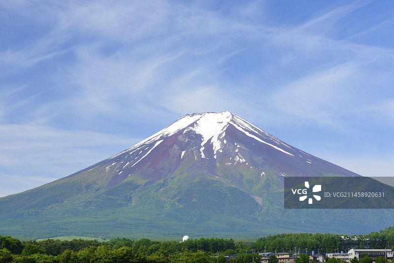 日本山梨县富士吉田市的初夏富士山图片素材