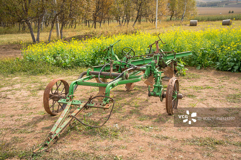农用机械 五铧犁图片素材