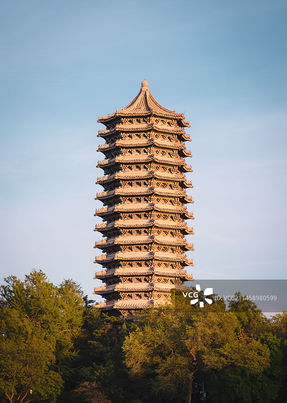 北京大学 未名湖 博雅塔图片素材