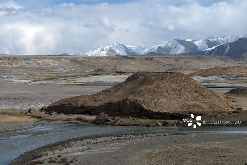 新疆帕米尔高原木吉乡火山图片素材