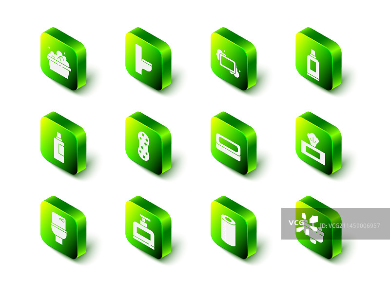 马桶、肥皂和清洁剂瓶组合图片素材