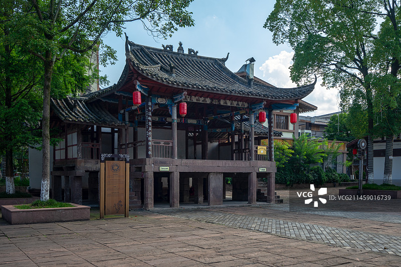 中国四川省雅安市芦山县汉姜古城戏台图片素材