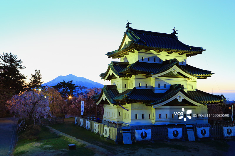 日本青森县弘前城本丸的傍晚景色图片素材