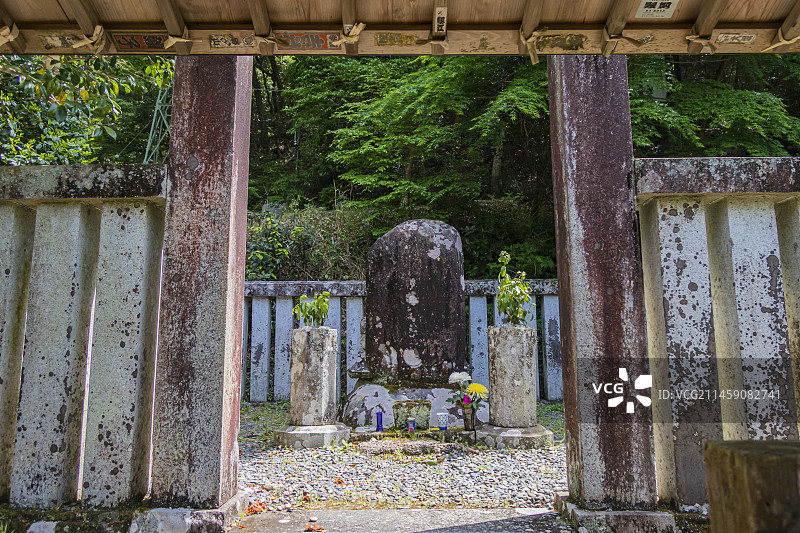 修善寺温泉：源赖家之墓，位于日本静冈县伊豆市图片素材