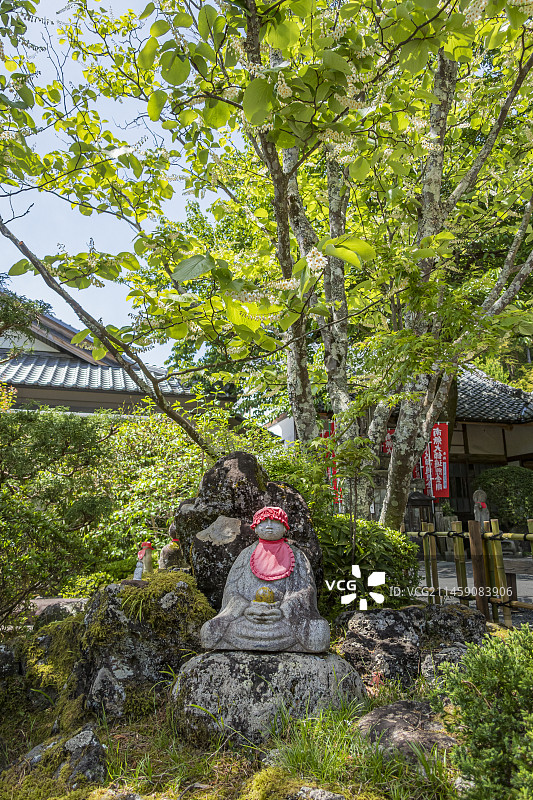 日本伊豆修善寺的独特地藏雕像图片素材