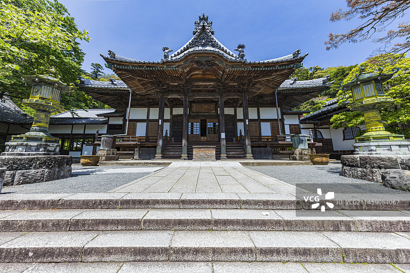 日本静冈县伊豆修善寺旅游景点：修善寺主殿和蓝天图片素材