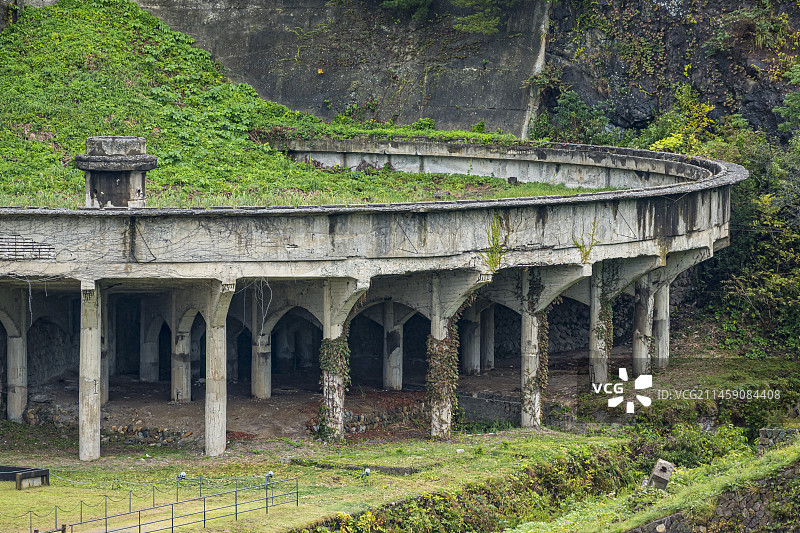 新泻县佐渡市50米厚的层状地质图片素材