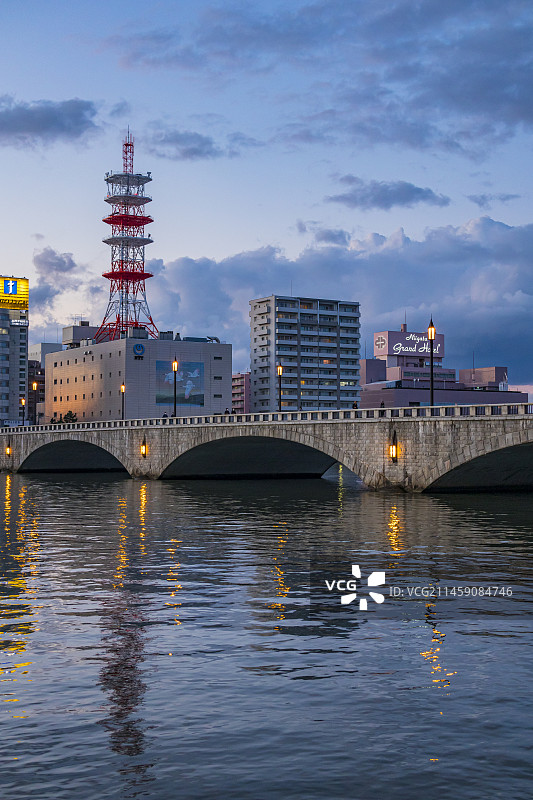 新泻县万代桥黄昏景色图片素材