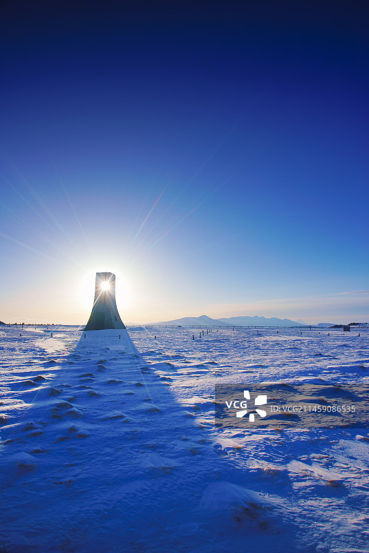 日本长野县晨光富士山八岳雪景图片素材