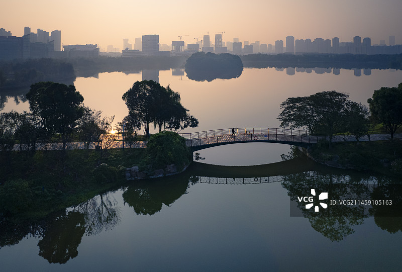 南艳湖晨曲图片素材