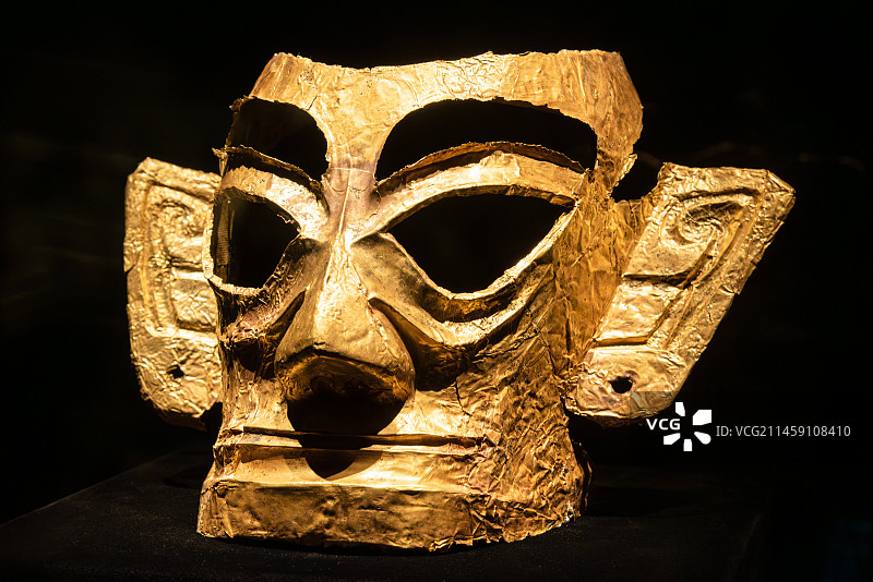 四川广汉三星堆 古蜀文明 商金面具图片素材