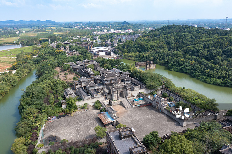 航拍湖北赤壁市三国赤壁古战场景区图片素材