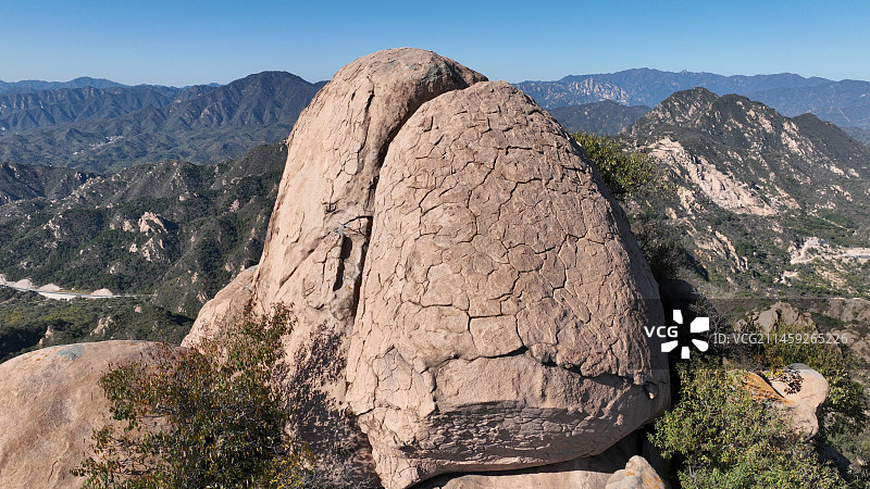 北京昌平区银山岩石龟裂航拍图片素材