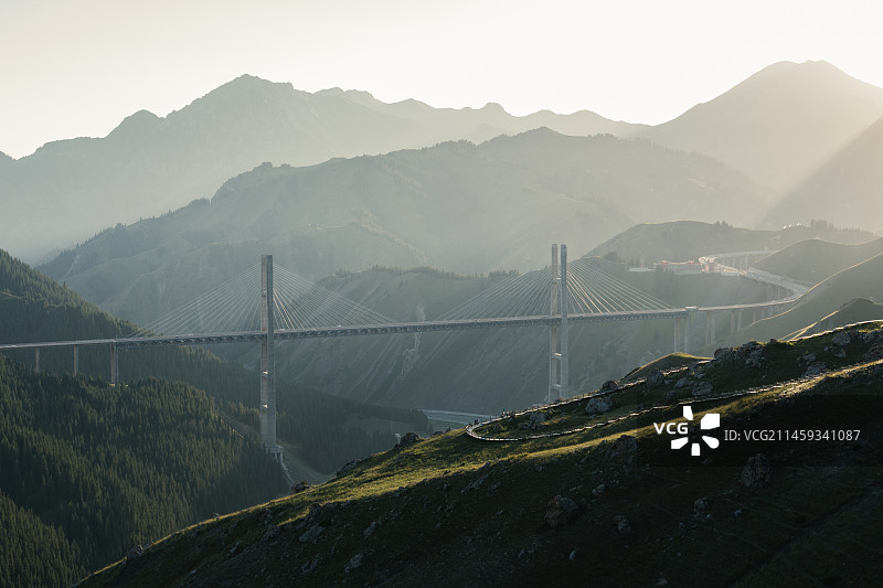 新疆伊犁果子沟大桥图片素材