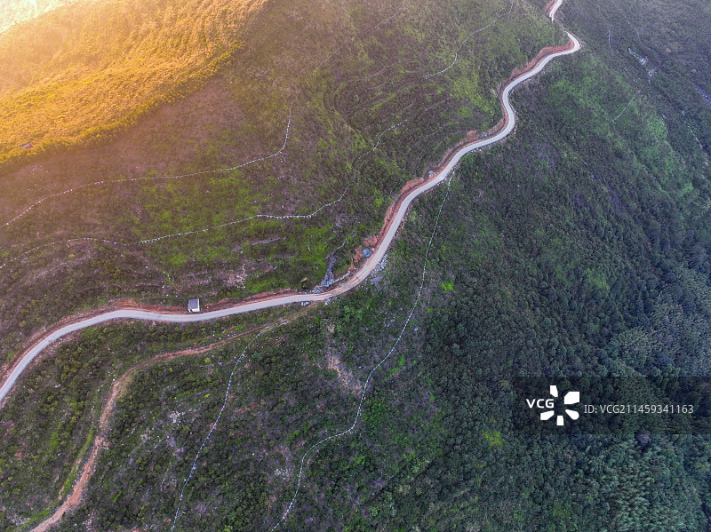 俯拍下的公路图片素材