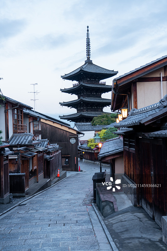 日本京都二年坂三年坂街道八坂塔图片素材