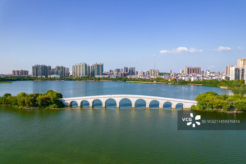 中国湖南省岳阳市南湖九孔桥航拍风光图片素材