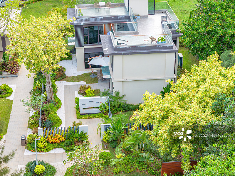 独栋豪宅别墅俯瞰航拍图片素材