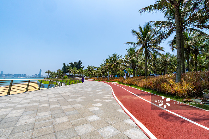 中国海南省海口市假日海滩观海台海南绿道图片素材