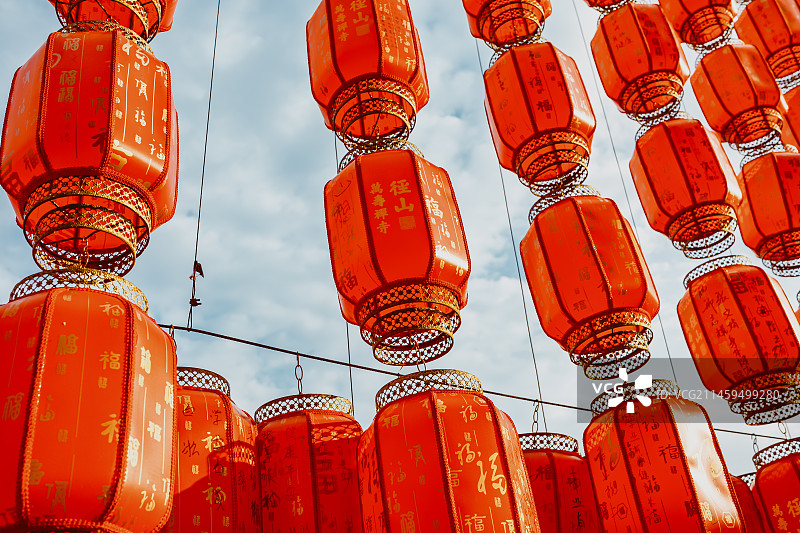 径山寺风光-祈福灯与绸带图片素材