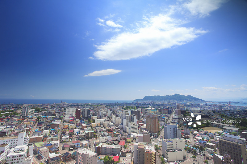 从五棱郭塔观景台眺望函馆市和函馆山，日本，北海道图片素材