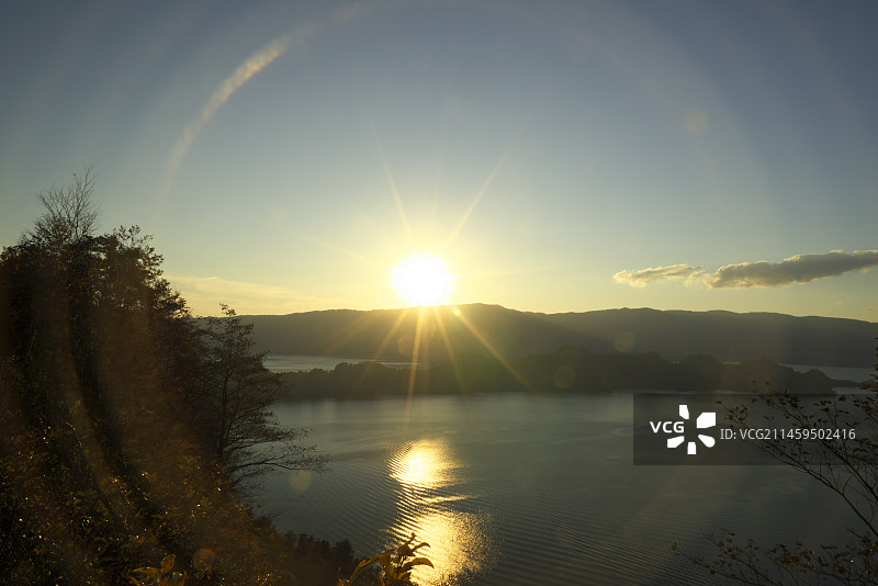 日本十和田湖日落，青森县，青森市图片素材