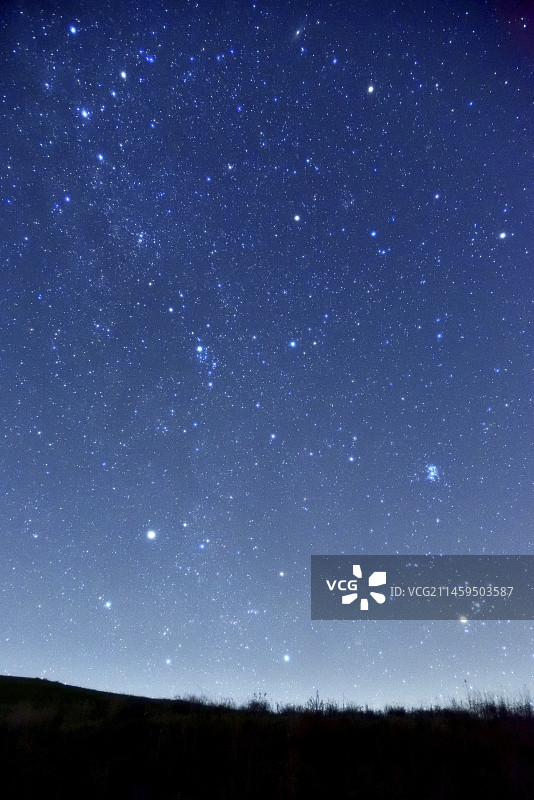 美丽的仙后座和昴宿星团，日本，长野县，图片素材