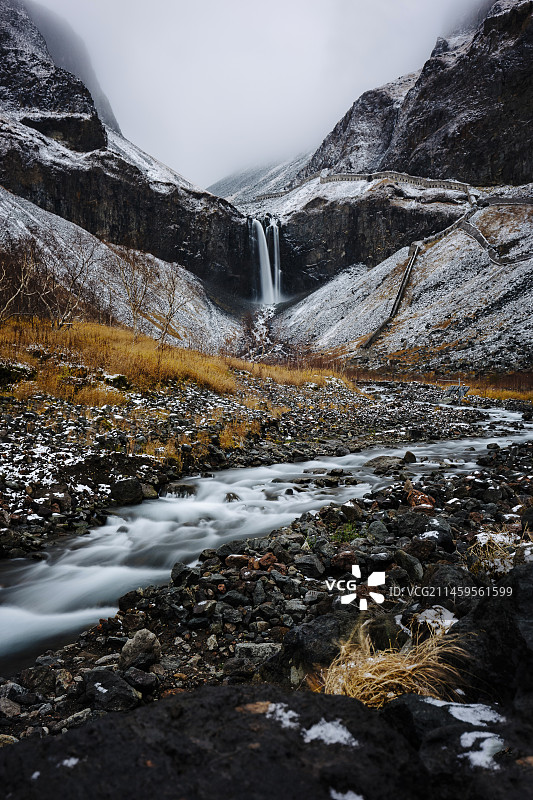长白山瀑布图片素材