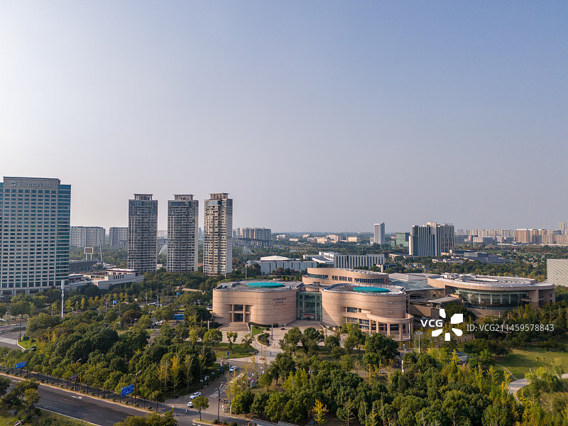 江苏省扬州市市中心明月湖城市风光图片素材