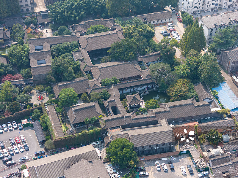 航拍扬州市何园图片素材
