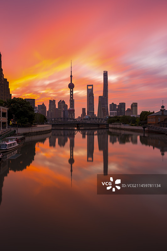 上海乍浦路桥火烧云图片素材