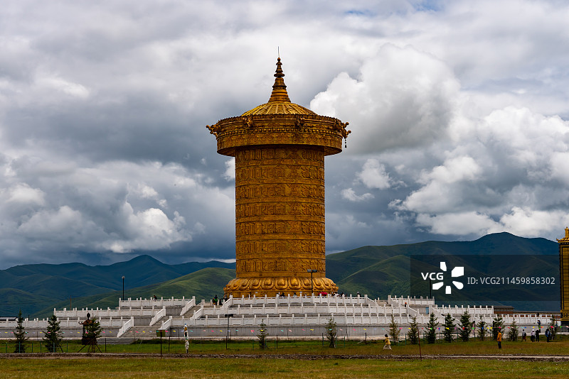 阿万仓世界最大的转经筒图片素材