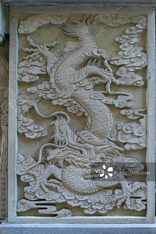 中国寺庙宗教文化拍摄主题，浙江金华东阳横店大智禅寺里影壁，大理石石雕佛像壁画，户外白昼无人图像摄影图片素材