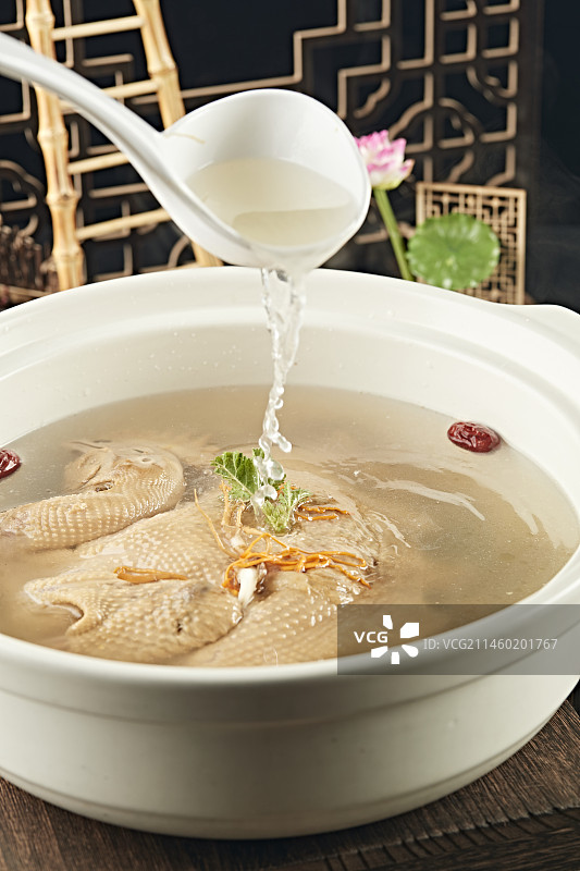 砂锅炖老母鸡图片素材