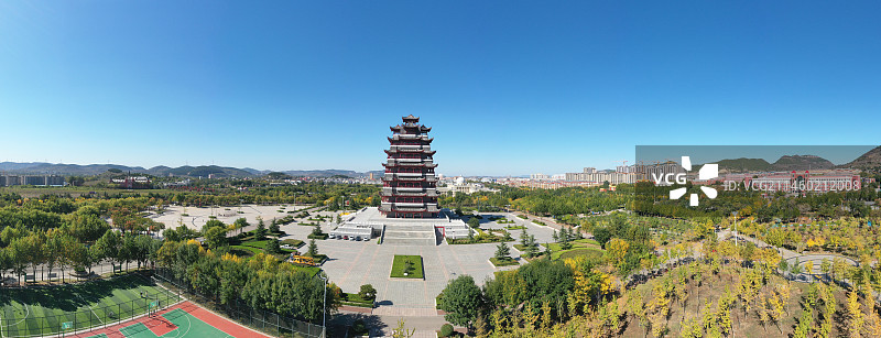 山东枣庄山亭区城市公园秋景图片素材