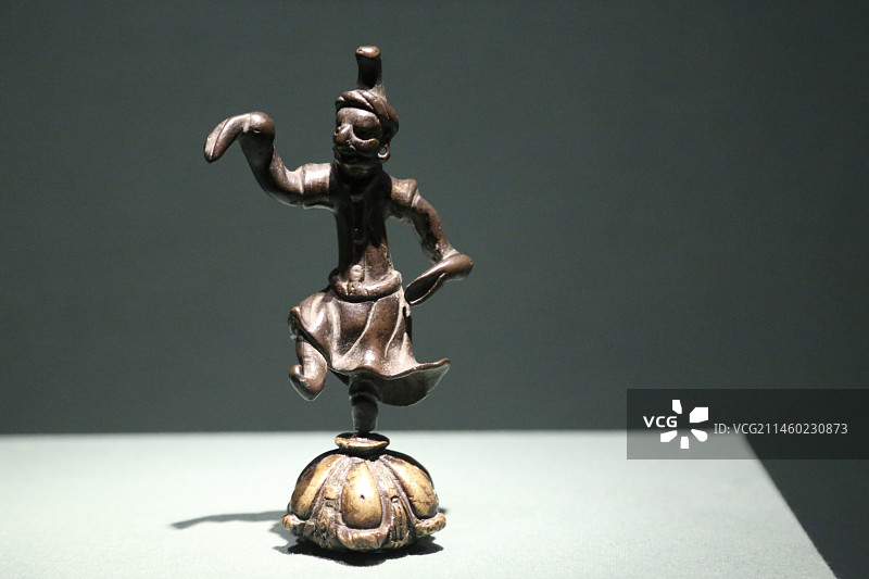 博物馆造型铜俑图片素材