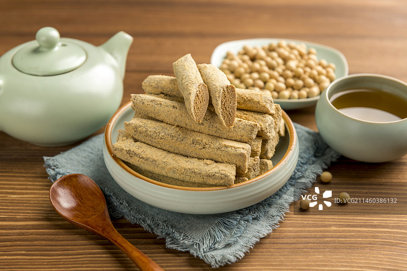 天津传统小吃豆根糖黄豆糖特写图片素材