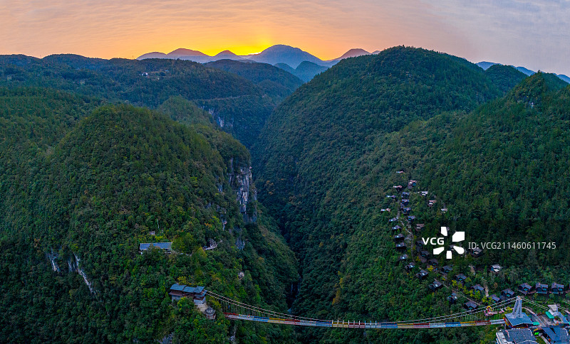 国家4A景区湖北恩施地心谷高山喀斯特岩溶嶂谷奇特景观图片素材