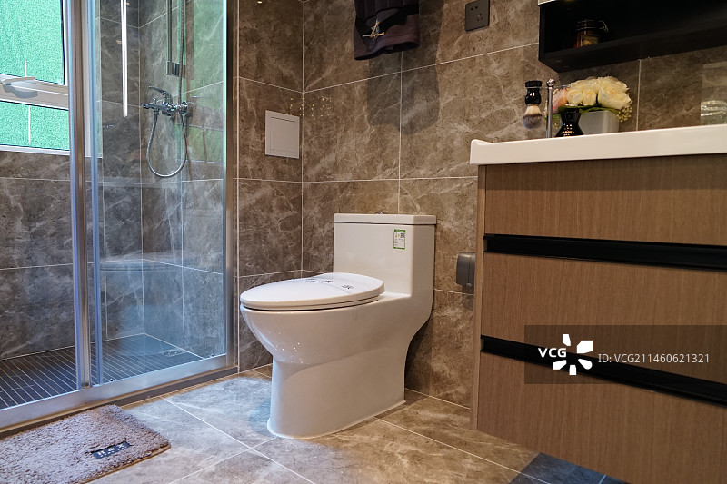 精装修的卫生间图片素材